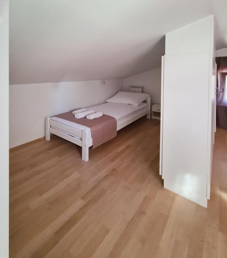 Hisa Idej Apartment Sezana ภายนอก รูปภาพ