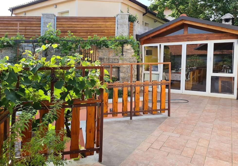 Hisa Idej Apartment Sezana ภายนอก รูปภาพ